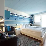 Arena Hotell 3*