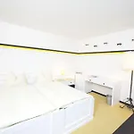 竞技场旅舍 3* 弗利姆斯