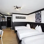 竞技场旅舍 3* 弗利姆斯